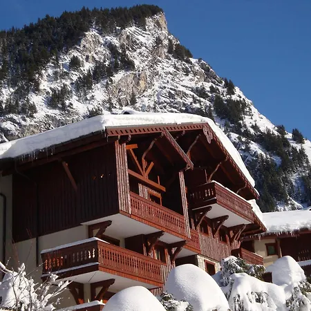 3 Pieces En Rez-de-jardin, Proche Pistes, Ideal Familles - Fr-1-464-57 Apartment
